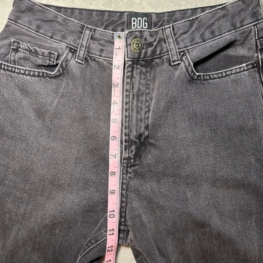 BDG Jeans‎ Women Size 26 *27x28.5 Mom Fit 90s Vtg Wash Black Denim Tapered Leg